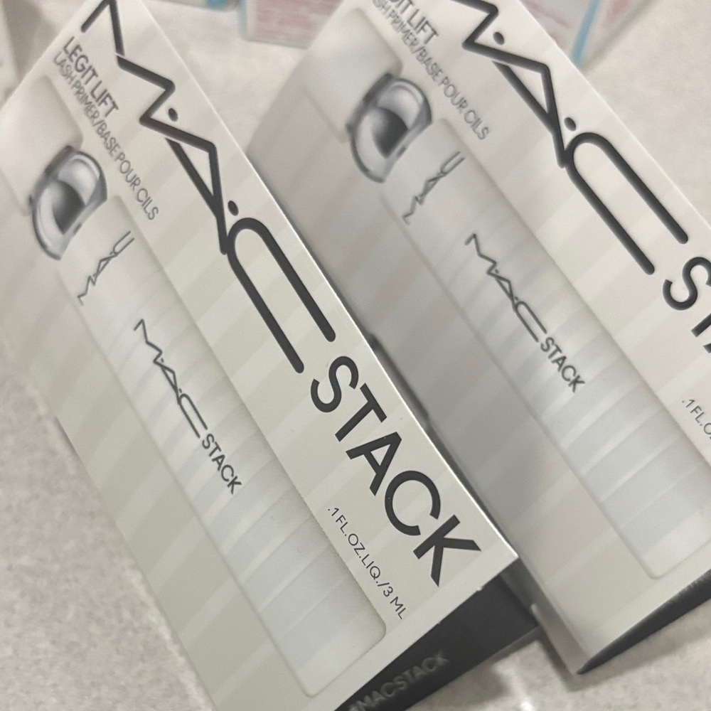 MAC legit lift Stack lash primer 6 ml total